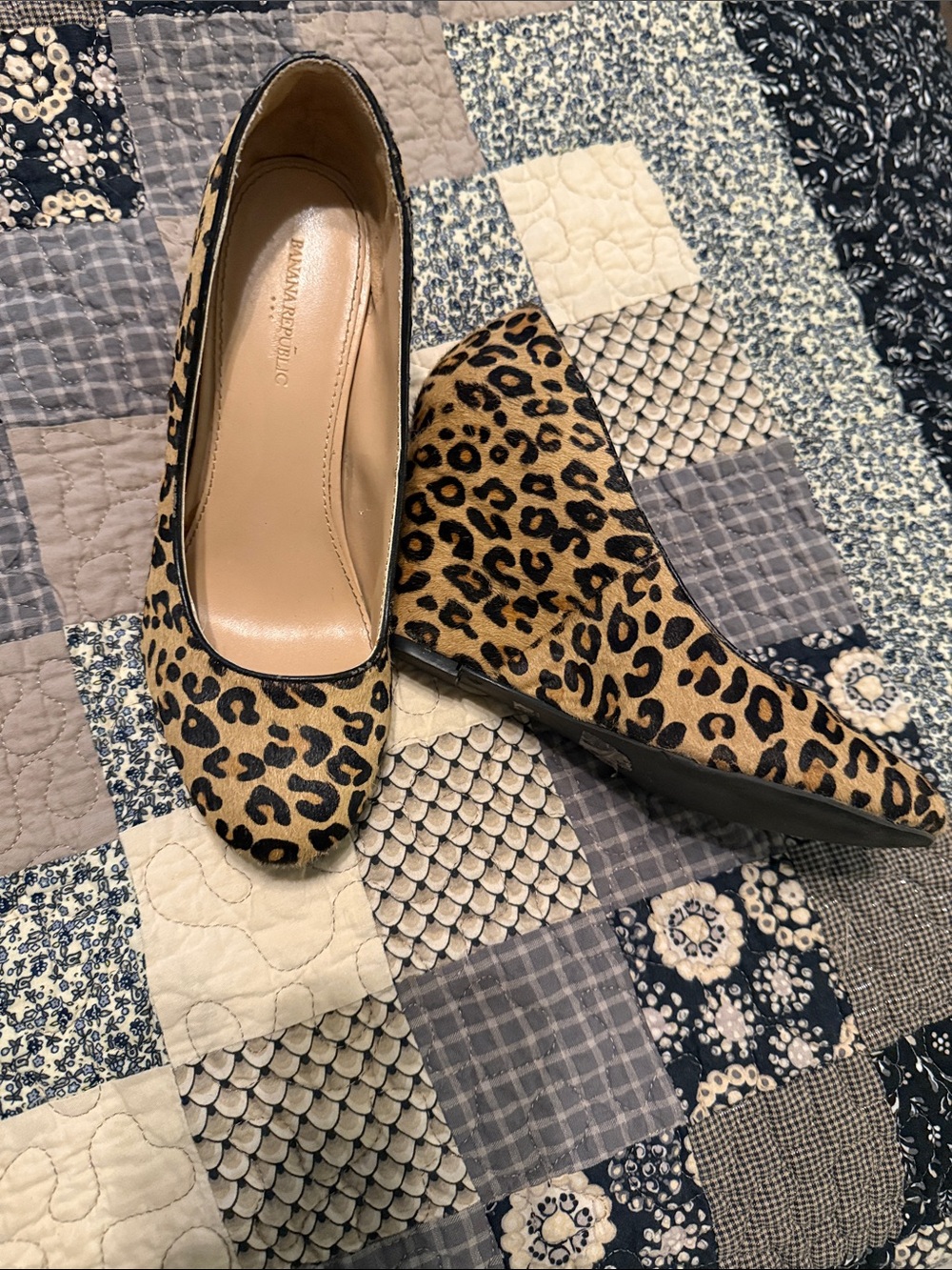 Banana Republic Maisie Leather Cowhide Leopard Print Wedge Pumps Size 7 1/2